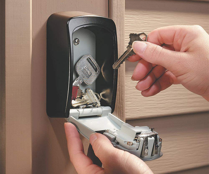 BLACK+DECKER sef za ključe s številsko ključavnico