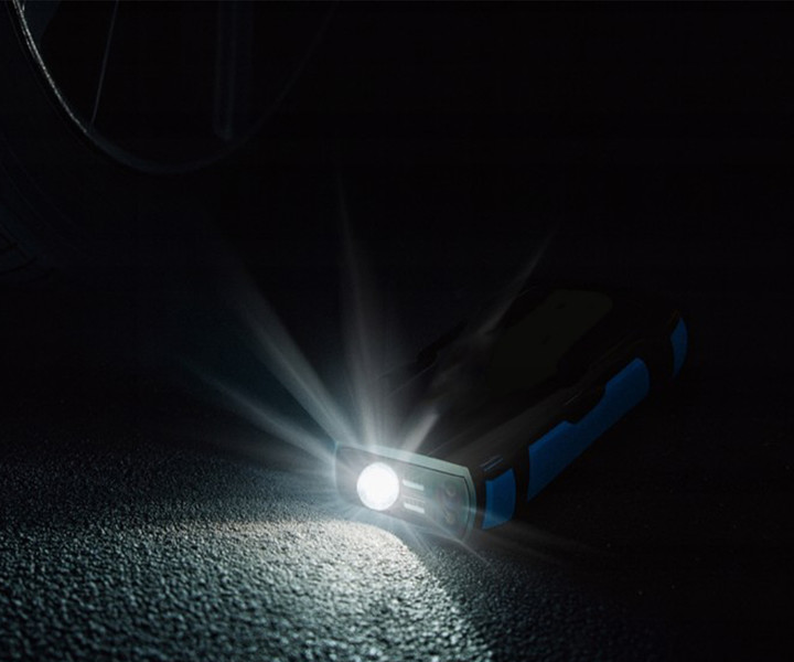 Zmogljiva svetilka z zmogljivo baterijo