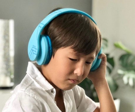 PowerLocus P2 KIDS brezžične naglavne slušalke, otroške, Bluetooth, polnilna baterija, do 15 ur, LED osvetlitev, zložljive, USB Type-C, AUX, +torbica, modre