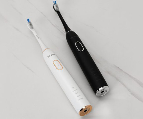 MANTA LOVIO SonicProtect PRO sonična električna zobna ščetka, 5 nastavkov, 5 načinov, 3 stopnje, senzor pritiska, Sonic Vibration tehnologija, baterija, IPX8 vodoodpornost, dodatki, bela (Pure White)