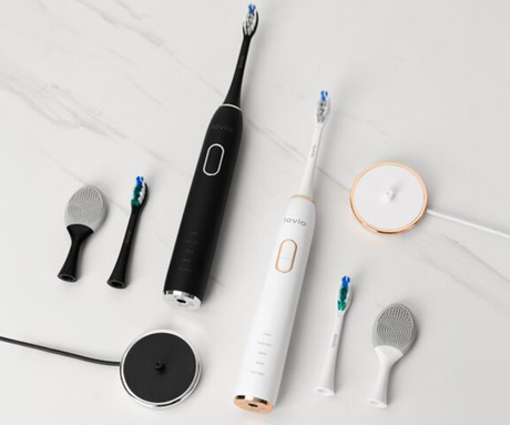 MANTA LOVIO SonicProtect PRO sonična električna zobna ščetka, 5 nastavkov, 5 načinov, 3 stopnje, senzor pritiska, Sonic Vibration tehnologija, baterija, IPX8 vodoodpornost, dodatki, bela (Pure White)