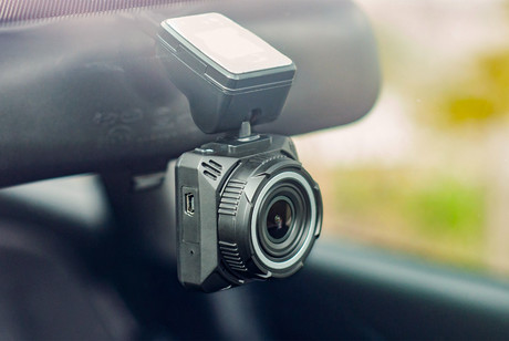 Avto kamera NAVITEL R600 GPS, SONY senzor, FullHD 1920x1080 (30frs), 2'' zaslon, Night Vision, MicroSD, G-SENZOR, GPS, 170°