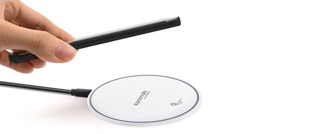 EOL - PROMATE AURAPAD-3 AVTO/DOM Ultra-hitra brezžična polnilna naprava z LED-lučjo, površina proti praskam, protizdrsni dizajn, zaščita pred pregrevanjem bela AISAURAPAD3WH