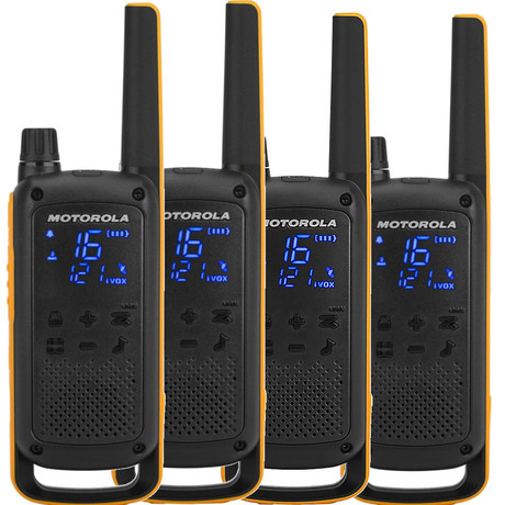 MOTOROLA T82 EXTREME walkie talkie komplet, 4-KIT, PMR446, VOX funkcija, doseg 10km, polnilna baterija, LED svetilka, IPX4 vodoodpornost, +dodatki, črno-rumen