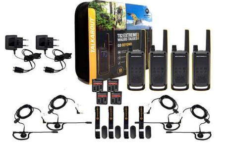 MOTOROLA T82 EXTREME walkie talkie komplet, 4-KIT, PMR446, VOX funkcija, doseg 10km, polnilna baterija, LED svetilka, IPX4 vodoodpornost, +dodatki, črno-rumen