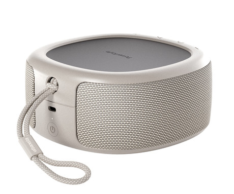 URBANISTA MALIBU prenosni SOLARNI zvočnik, solarno polnjenje, Bluetooth® 5.2, TWS / Stereo Link, polnilna baterija, brezplačna aplikacija, IP67 vodoodpornost, USB Type-C, siv (Desert Gray)