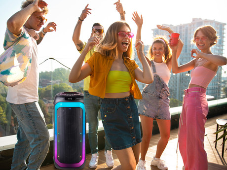 EOL - TREVI XF 780 KB prenosni KARAOKE zvočnik, FM Radio, Bluetooth, 110W RMS, TWS, Equalizer, polnilna baterija, RGB LED osvetlitev, USB / microSD / AUX / MIC-in, črn