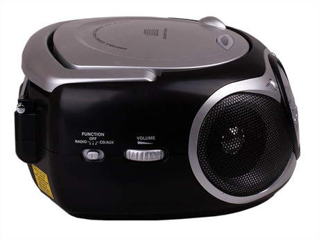 EOL - TREVI CD 512 Boombox radijski in CD predvajalnik, FM Radio, AUX, LCD zaslon, antena, črn