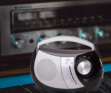 TREVI RA 764 radijski sprejemnik, črn