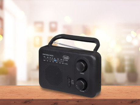 TREVI RA 7F64 radijski sprejemnik, FM Radio, zvočnik, teleskopska antena, prenosen, FM / AM / AUX, črn