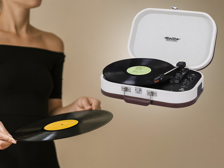 TREVI TT 1020 SALLY BT Prenosni gramofon s tehnologijo Bluetooth, USB, AUX-IN, RCA, bež (beige)