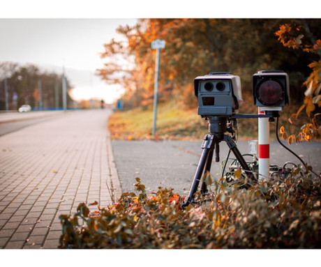 NAVITEL RS385 GPS avto kamera, 2", 2K Super HD, 140° snemalni kot, G-senzor, GPS, parking način, aplikacija, darilni bon, črna