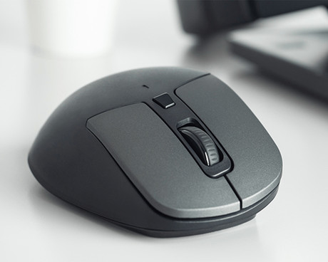 Natec BLACKBIRD 2 brezžična miška, ergonomska, USB 2.4GHz, 1600DPI, 6 gumbov, tiha stikala, 1x AA baterija, optični senzor, teflonski drsniki, črna