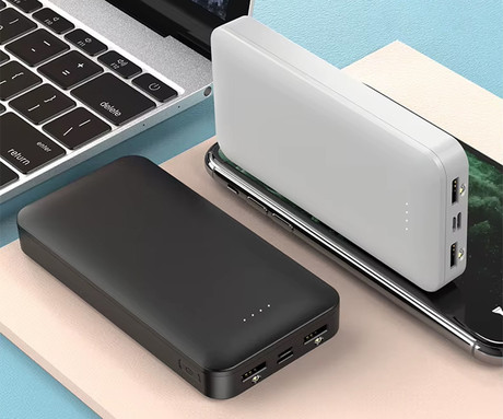 Platinet PMPB20SET 3v1 komplet powerbank polnilna baterija, +adapter 20W, +kabel 100cm, 20.000mAh, Power Delivery, 2x USB Type-A, 1x USB Type-C, 1x microUSB, LED indikatorji, črn