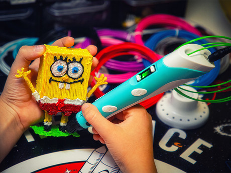 BLOW 3D pen pisalo, 3D oblikovanje / risanje / pisanje, priloženo polnilo / filamenti različnih barv, nastavljiva hitrost in temperatura, LED zaslon, + stojalo