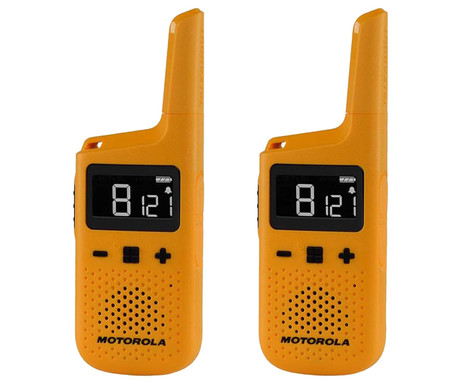 Motorola T72 GO ACTIVE walkie talkie komplet, 2-KIT, PMR446, VOX funkcija, doseg 8km, IP54 vodoodpornost, polnilna baterija, + dodatki, rumen