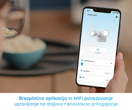 EOL - Reolink Floodlight WiFi LED reflektor, pametni, 2000 lumnov, 4200K, WiFi, vrtenje in nagibanje, senzor gibanja, 3 načini osvetlitve, IP65 vodoodpornost, bel