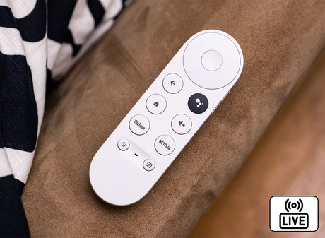 Google CHROMECAST 4K multimedijski predvajalnik / center, 4K UHD, HDR10, Dolby Atmos, Google Home + Assistant, WiFi, Bluetooth, glasovni daljinski upravljalnik, bel (Snow)